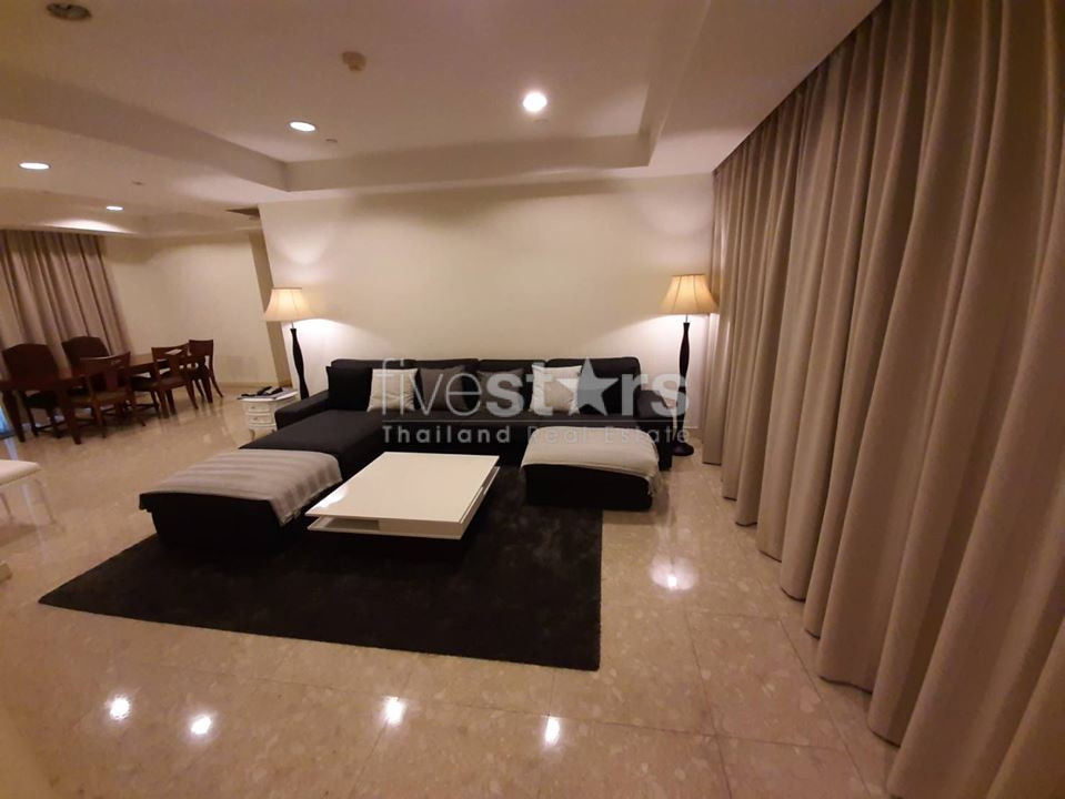 Grand appartement de 4 chambres quartier Thonglor