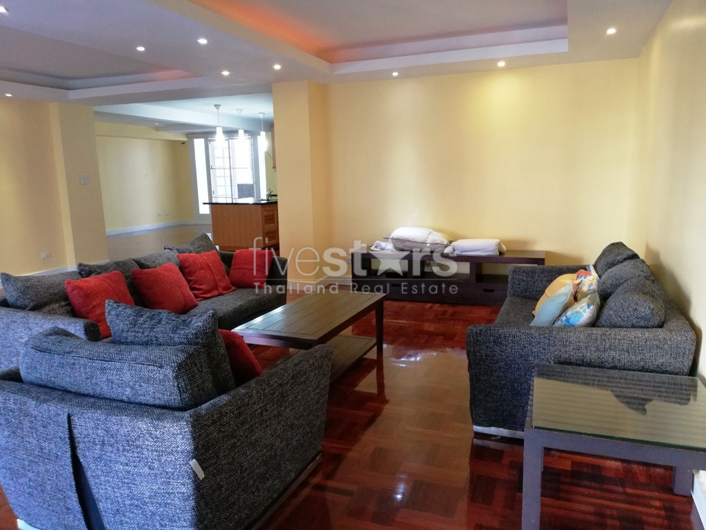 Newly renovated 3 bedrooms condo for rent near BTS Phromphong, photo 2