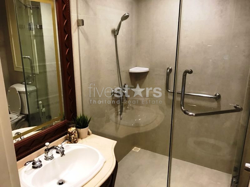 2 bedrooms condo for sale near BTS Phromphong, photo 6