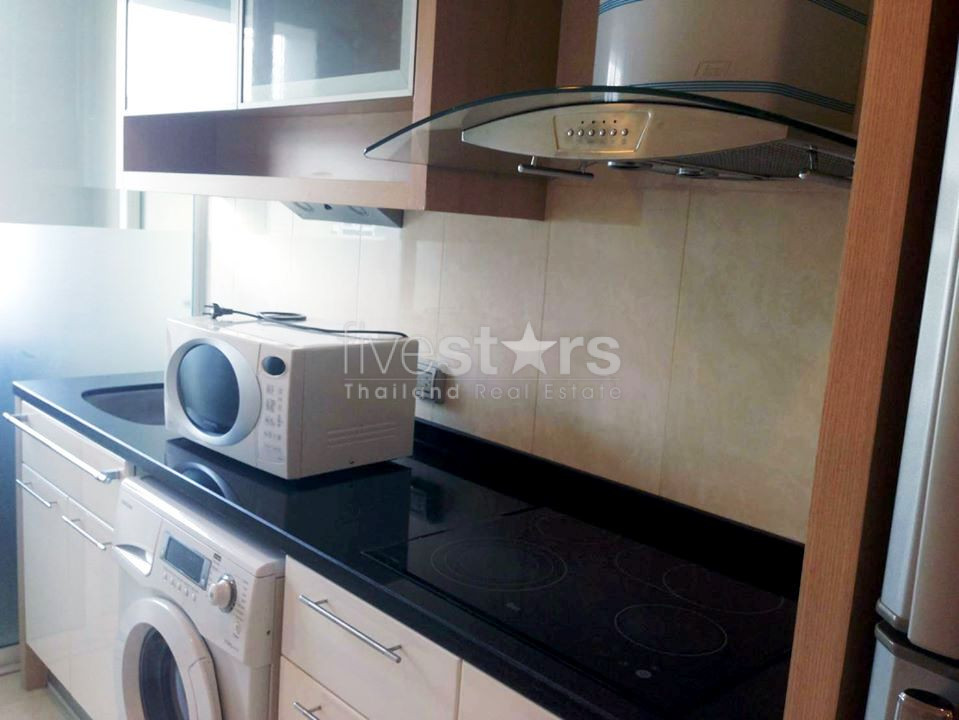 2 bedrooms condo for sale near BTS Phromphong, photo 3