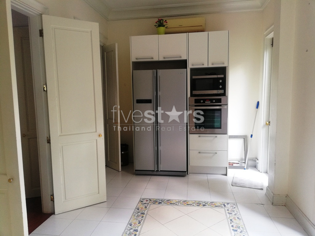 Maison de 4 chambres avec piscine à louer à Sukhumvit, quartier Phromphong, photo 11