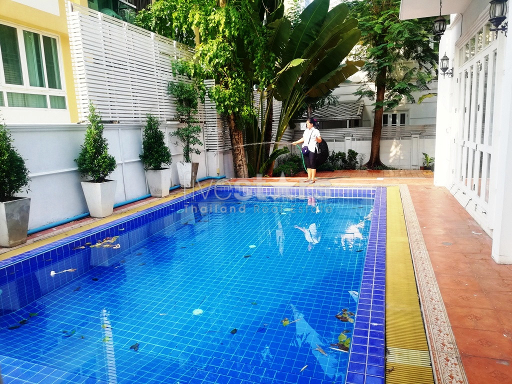 Maison de 4 chambres avec piscine à louer à Sukhumvit, quartier Phromphong, photo 4