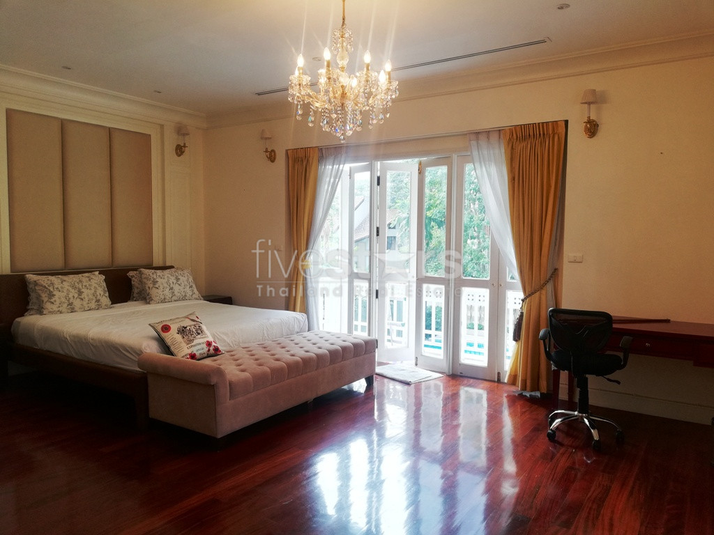 Maison de 4 chambres avec piscine à louer à Sukhumvit, quartier Phromphong, photo 14