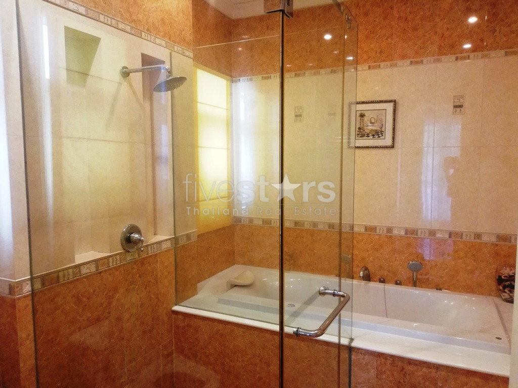 Maison de 4 chambres avec piscine à louer à Sukhumvit, quartier Phromphong, photo 18