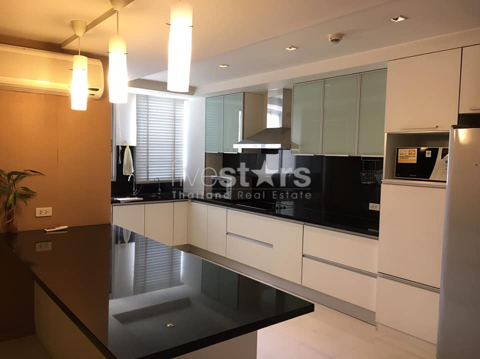 3 bedrooms condo for rent in Ekamai area, photo 4