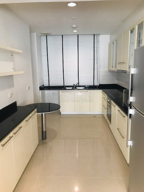3 bedroom apartment for rent on Phromphong, photo 6