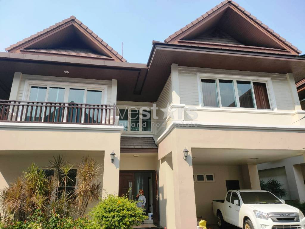 Maison avec piscine privée 4 chambres à louer proche BTS Thonglor