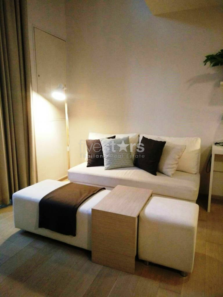 Duplex 1 bedroom condo for rent in Sukhumvit near BTS Thonglor and Phromphong