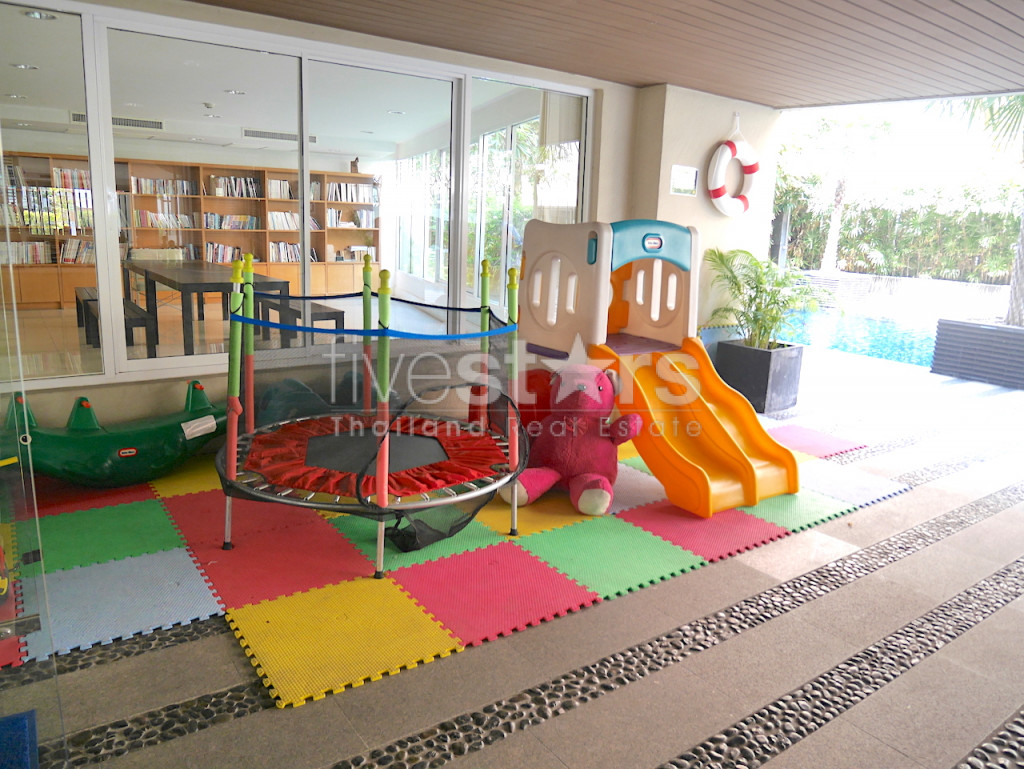 A louer quartier Phrompong appartement moderne avec 2 chambres, photo 13