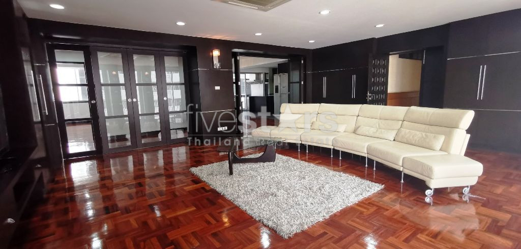 Appartement 3 chambres à louer quartier Phrompong