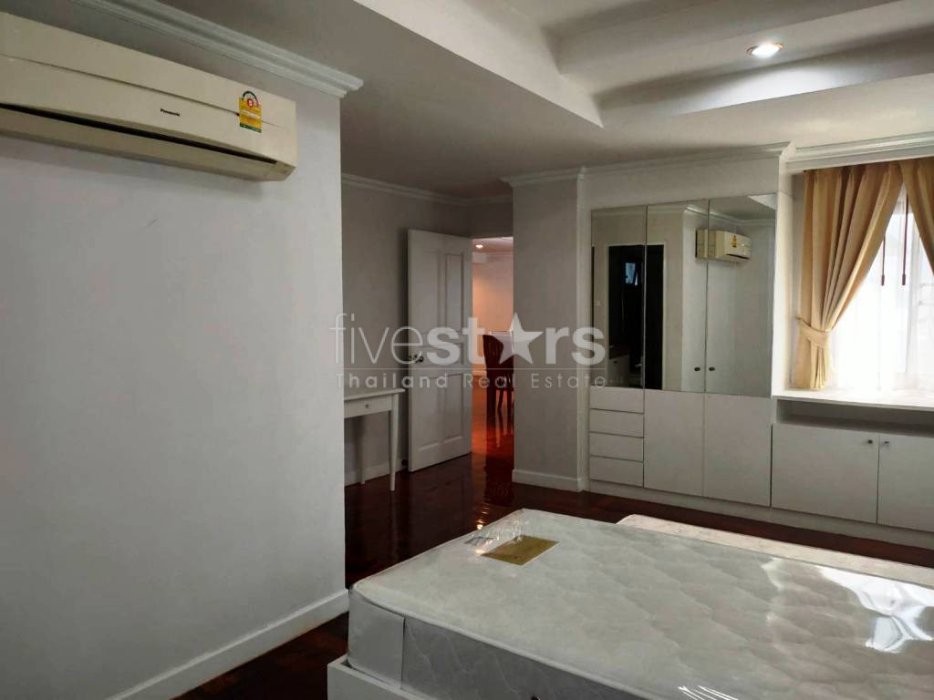Large 3 bedrooms pet friendly apartment for rent in Sukhumvit near BTS Phromphong, photo 12