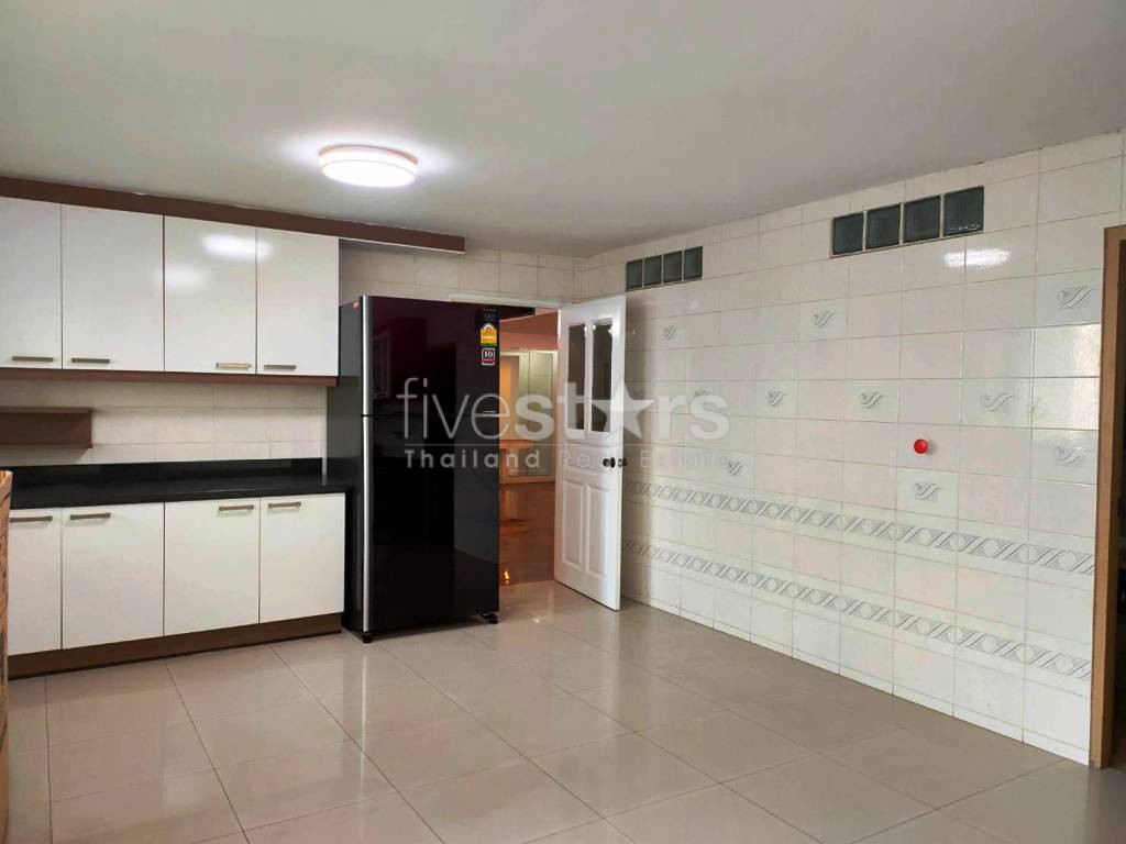Large 3 bedrooms pet friendly apartment for rent in Sukhumvit near BTS Phromphong, photo 6