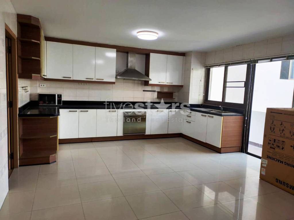 Large 3 bedrooms pet friendly apartment for rent in Sukhumvit near BTS Phromphong, photo 5