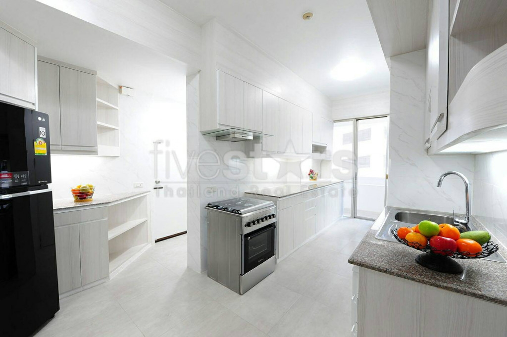 Appartement de 3 chambres acceptant les animaux à louer sur Phrom Phong, photo 16