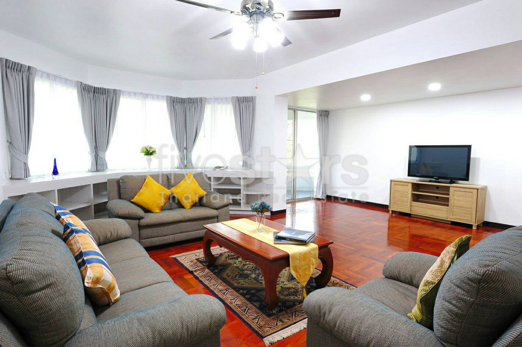 Appartement de 3 chambres acceptant les animaux à louer sur Phrom Phong