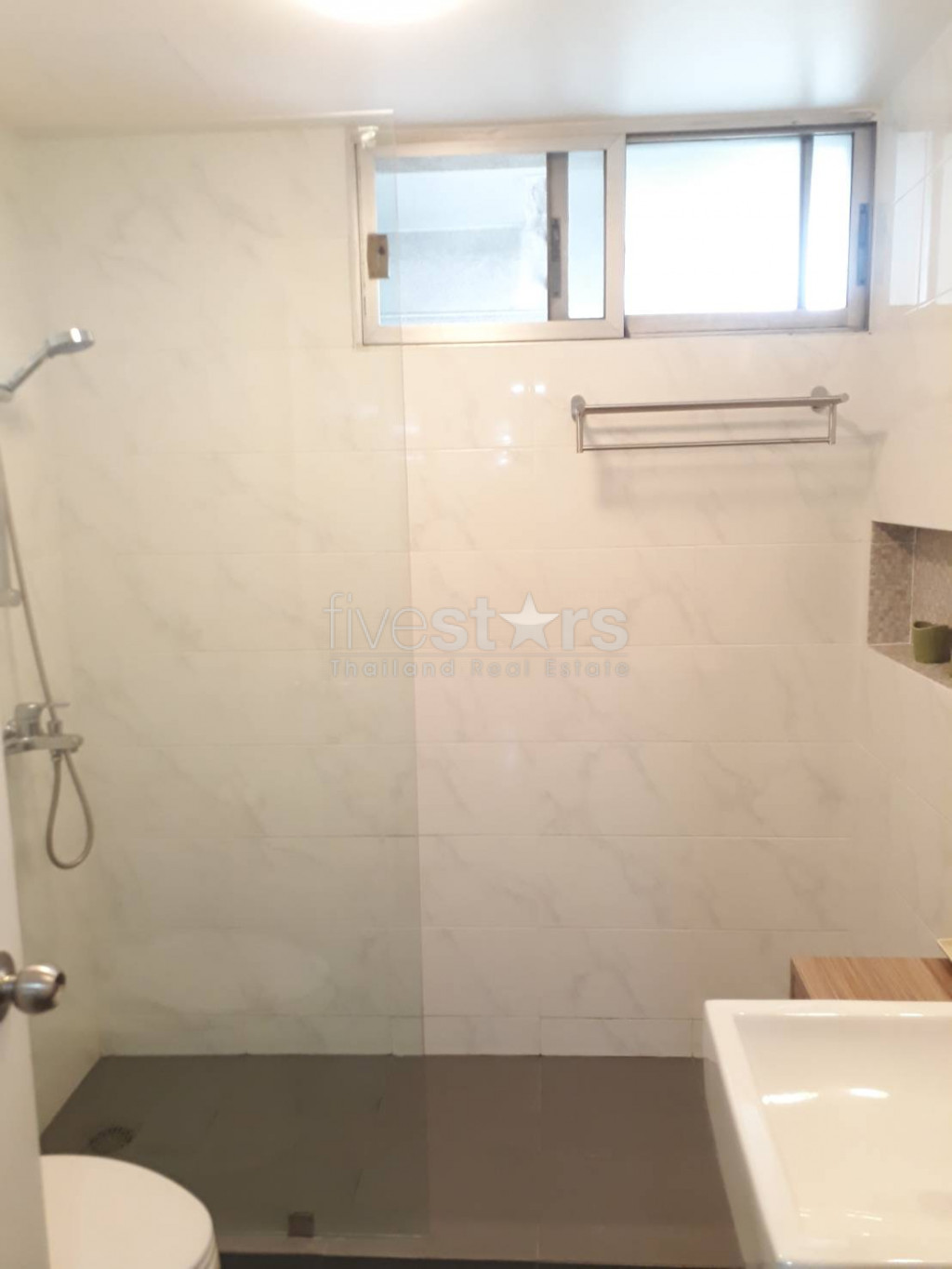 Appartement de 3 chambres acceptant les animaux à louer sur Phrom Phong, photo 9
