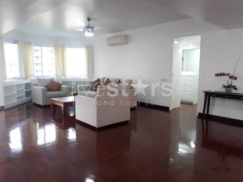 Appartement de 3 chambres acceptant les animaux à louer sur Phrom Phong