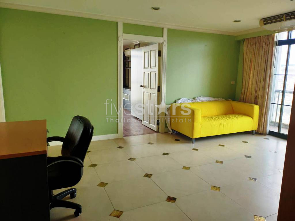 Large 2 bedrooms condo for sale in Sukhumvit BTS Phromphong, photo 2