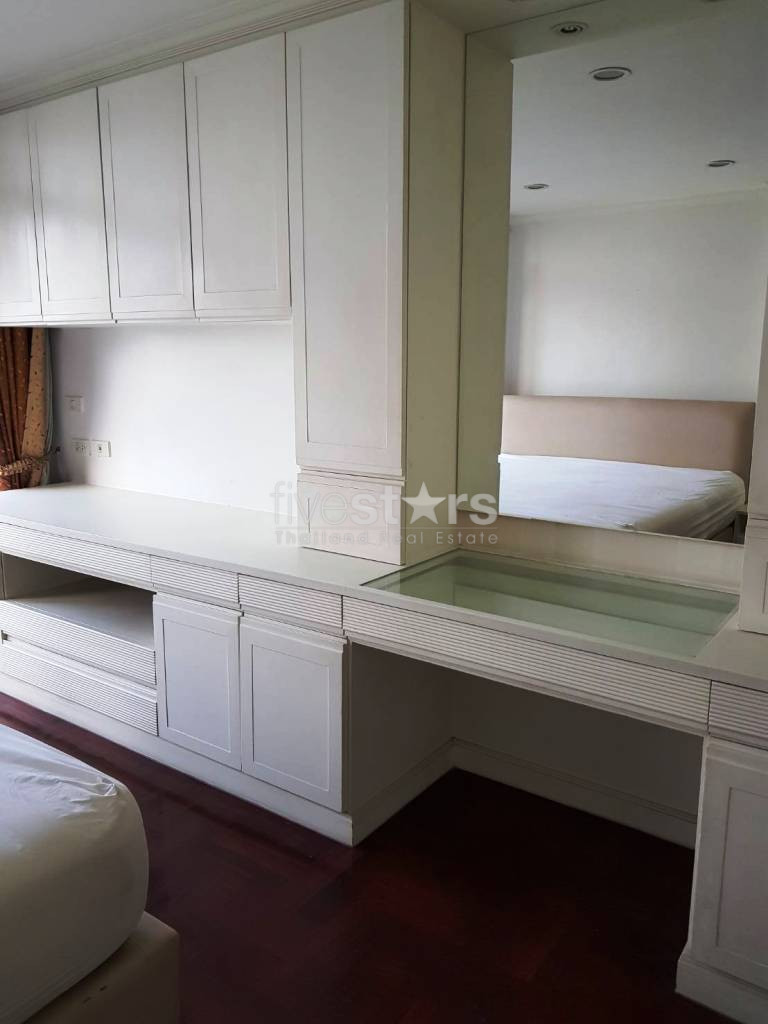 Large 2 bedrooms condo for sale in Sukhumvit BTS Phromphong, photo 13