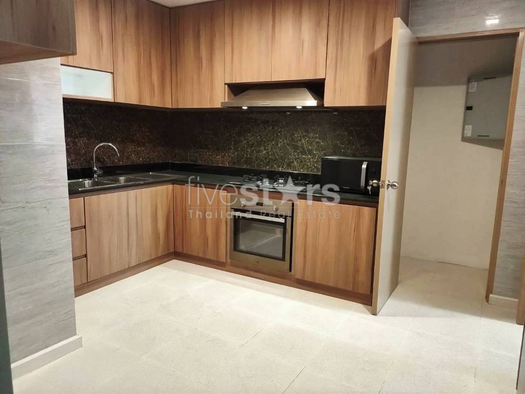 Appartement rénové de 3 chambres à louer près de la station de BTS Phromphong, photo 6