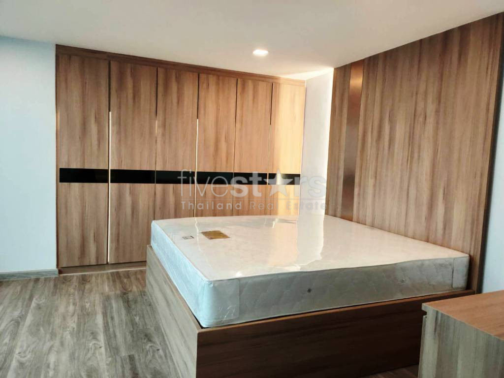 Appartement rénové de 3 chambres à louer près de la station de BTS Phromphong, photo 8