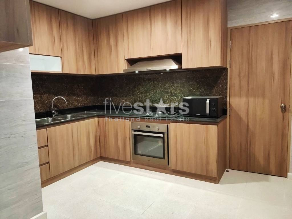 Appartement rénové de 3 chambres à louer près de la station de BTS Phromphong, photo 5