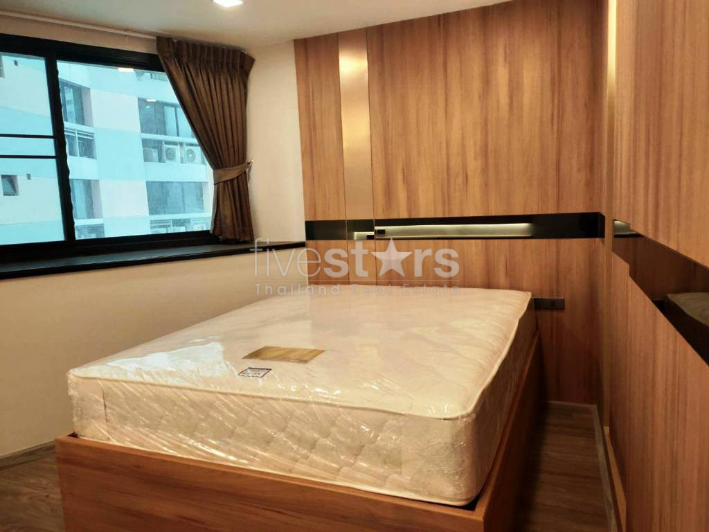 Appartement rénové de 3 chambres à louer près de la station de BTS Phromphong, photo 12