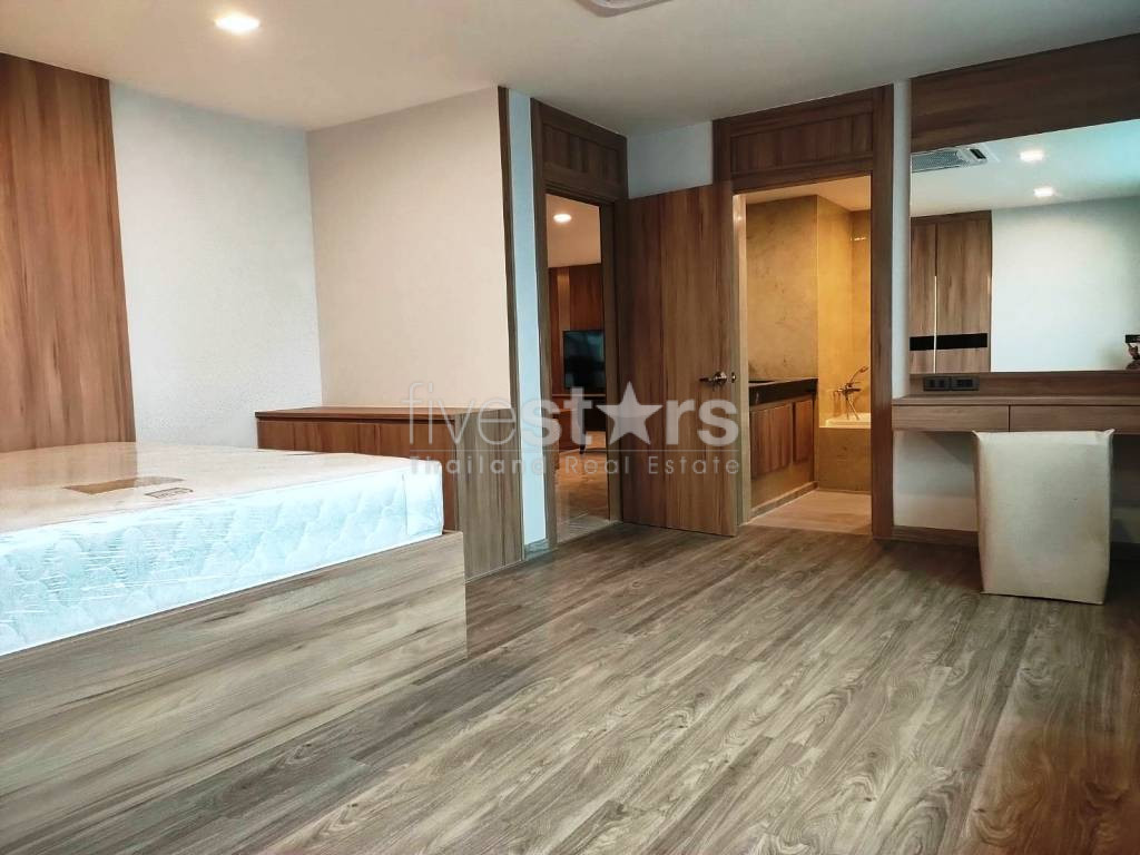 Appartement rénové de 3 chambres à louer près de la station de BTS Phromphong, photo 11