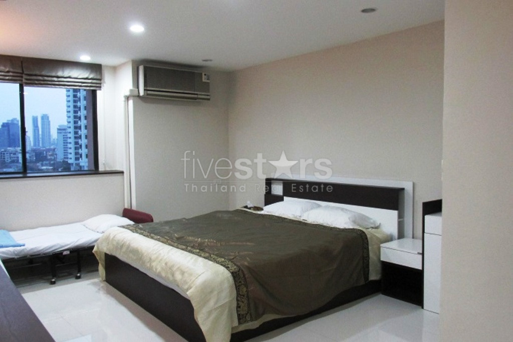 Condominium de 3 chambres à louer près du BTS Phrompong, photo 10