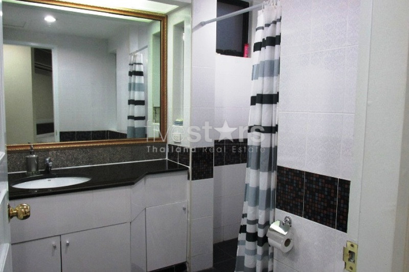 Condominium de 3 chambres à louer près du BTS Phrompong, photo 12