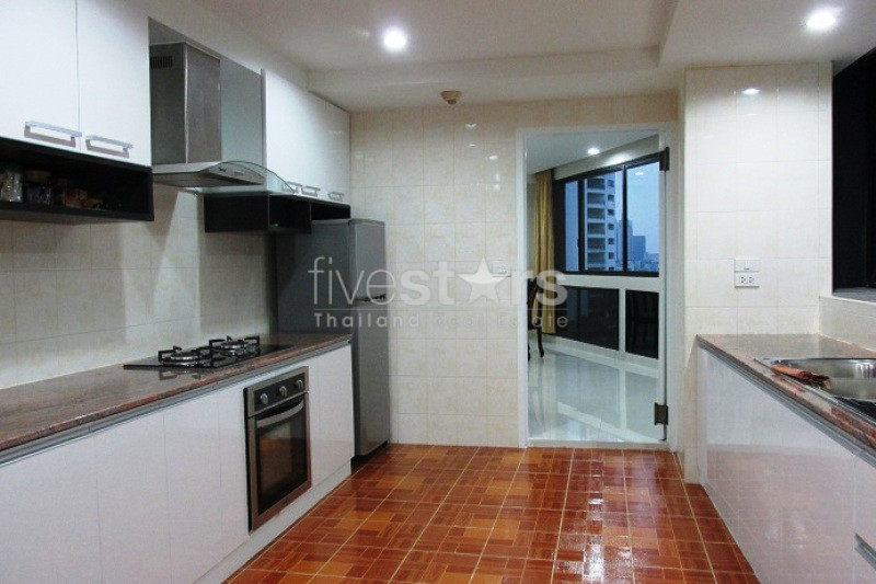 Condominium de 3 chambres à louer près du BTS Phrompong, photo 7