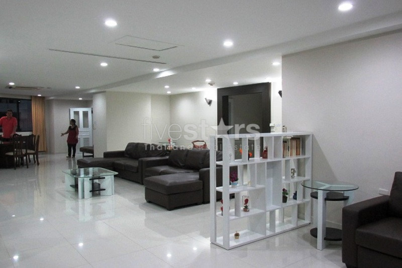 Condominium de 3 chambres à louer près du BTS Phrompong, photo 3