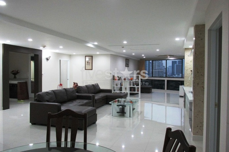 Condominium de 3 chambres à louer près du BTS Phrompong, photo 2