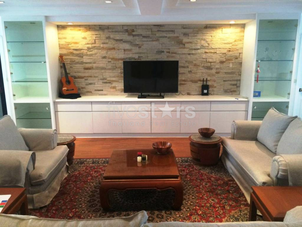 Appartement spacieux avec 3 chambres à louer près du BTS Phrompong, photo 3