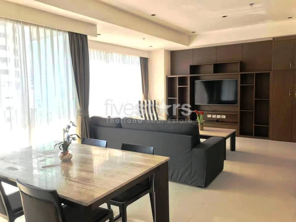 2 bedrooms condo for rent in Sukhumvit near BTS Phromphong