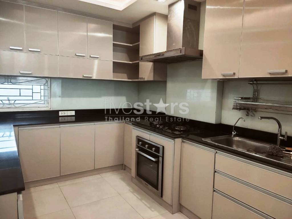 Large 2 bedrooms condo for rent in Sukhumvit near BTS Phromphong, photo 9