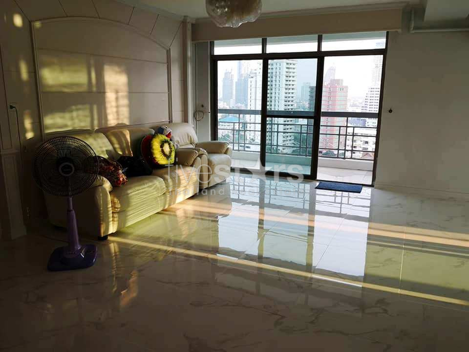 2 bedrooms condo for rent in Sukhumvit near BTS Phromphong