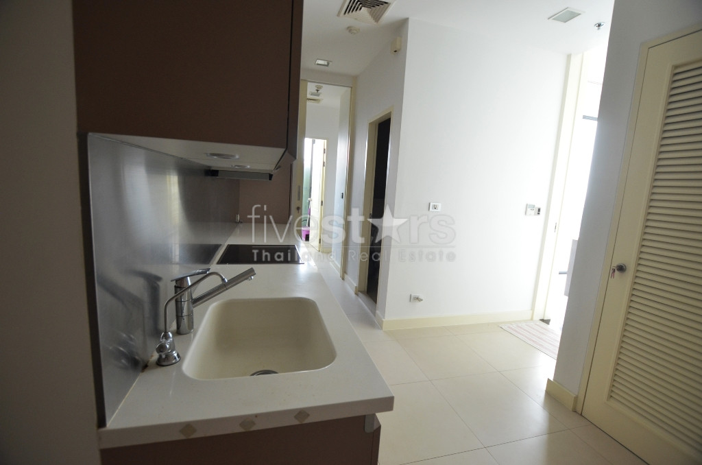 Unique appartement avec 3 chambres et piscine privée à louer à Phromphong, photo 10