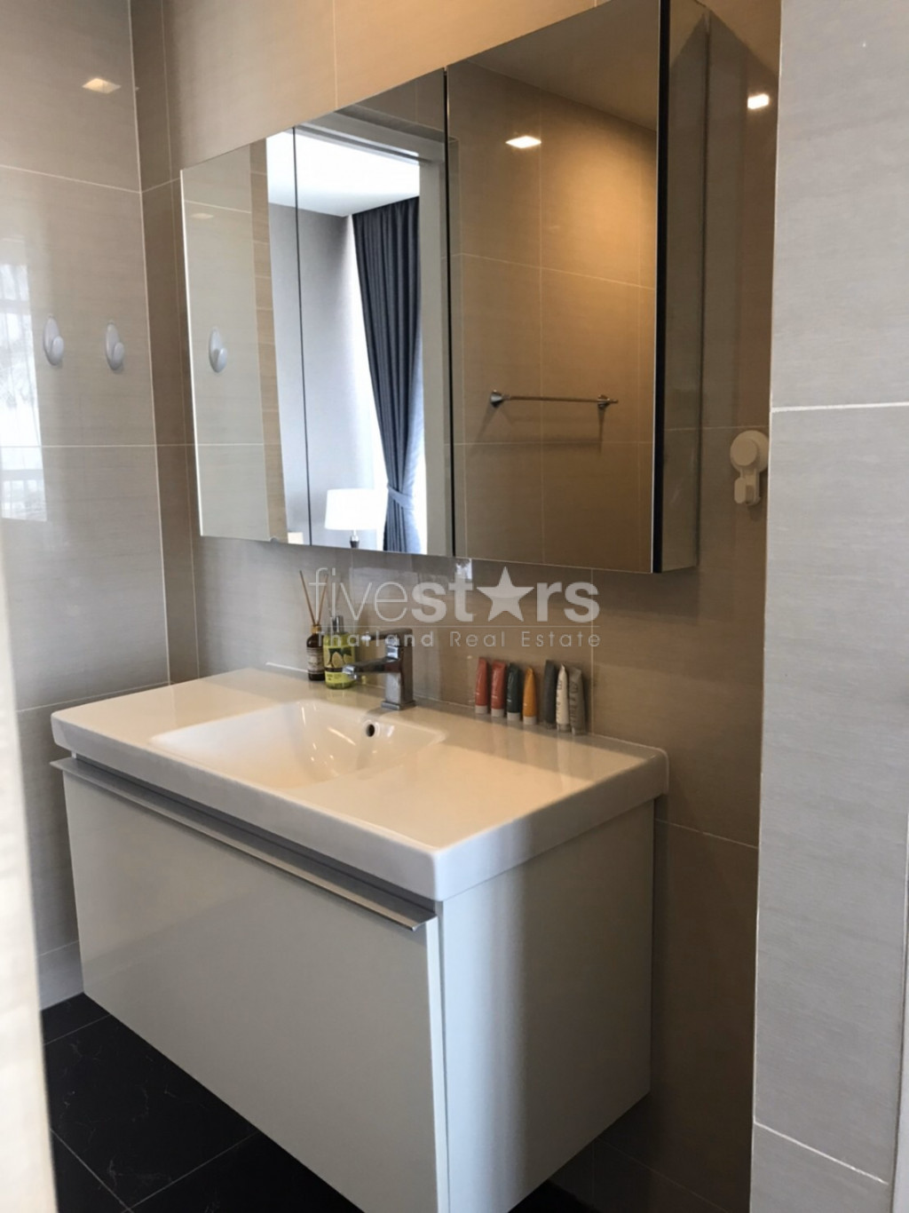 High floor unit 2 bedrooms condo for rent near BTS Phromphong, photo 8