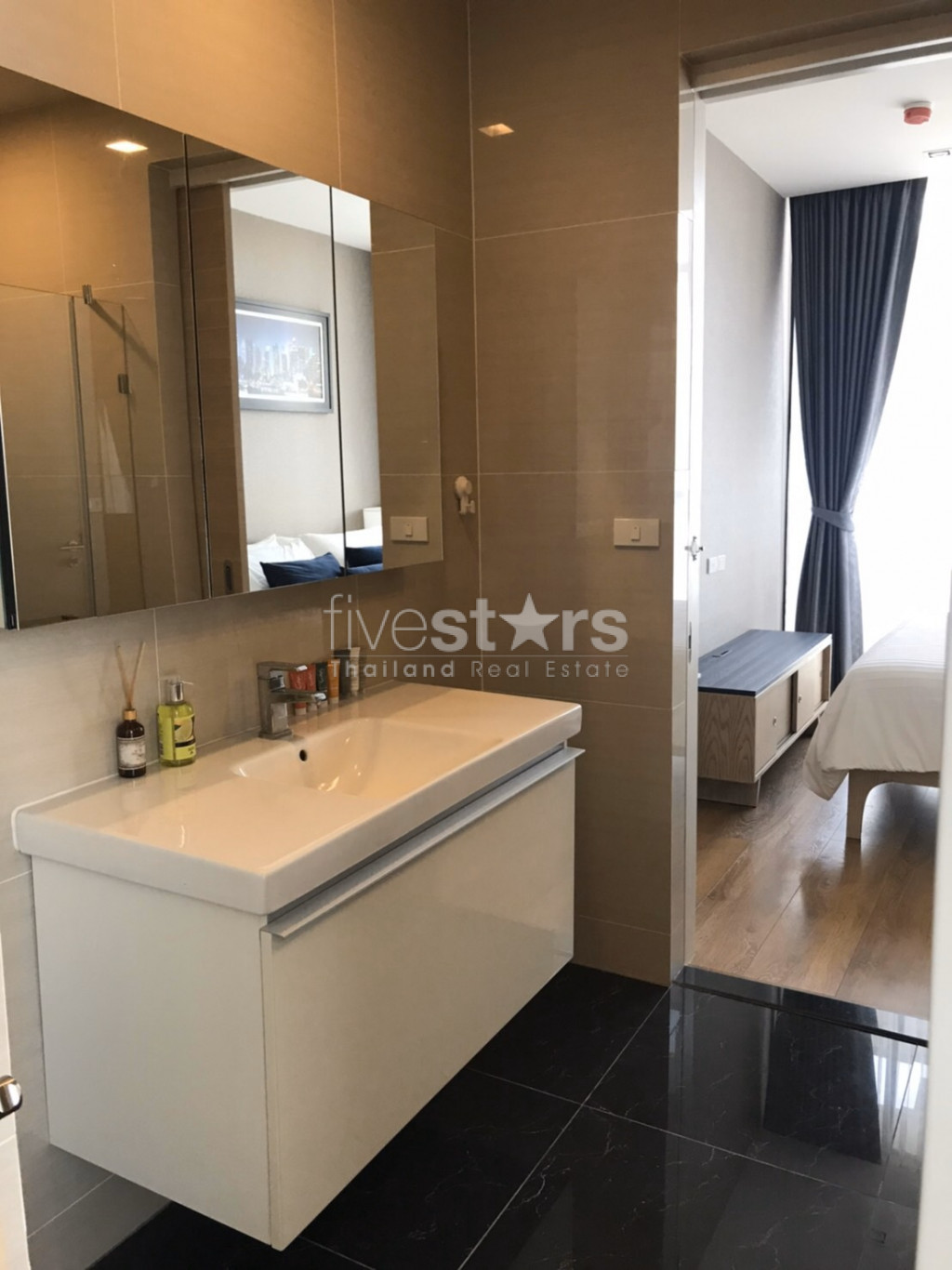 High floor unit 2 bedrooms condo for rent near BTS Phromphong, photo 9