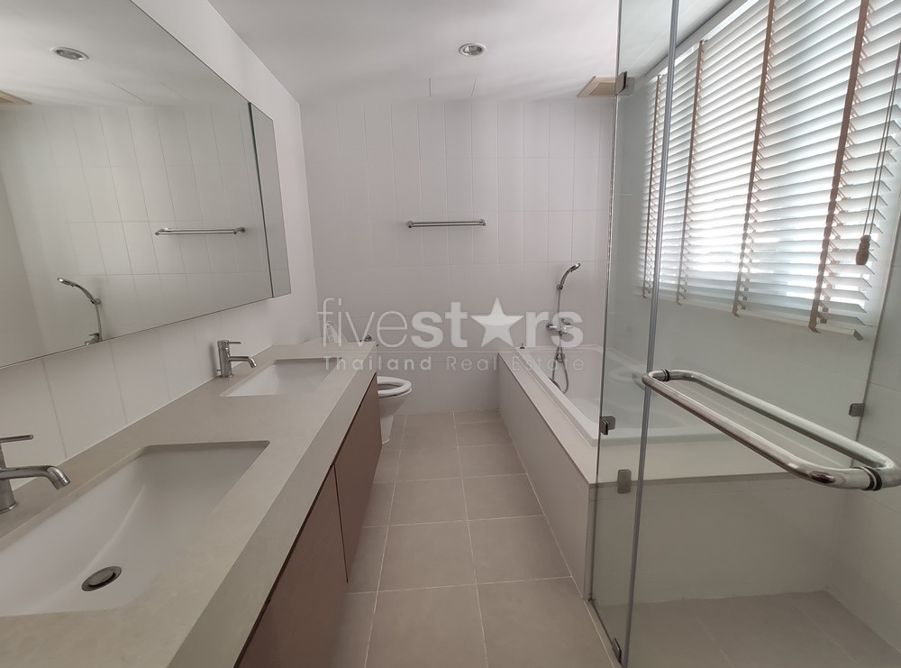 3+1 bedroom apartment for rent close to Prompong BTS Station, photo 5