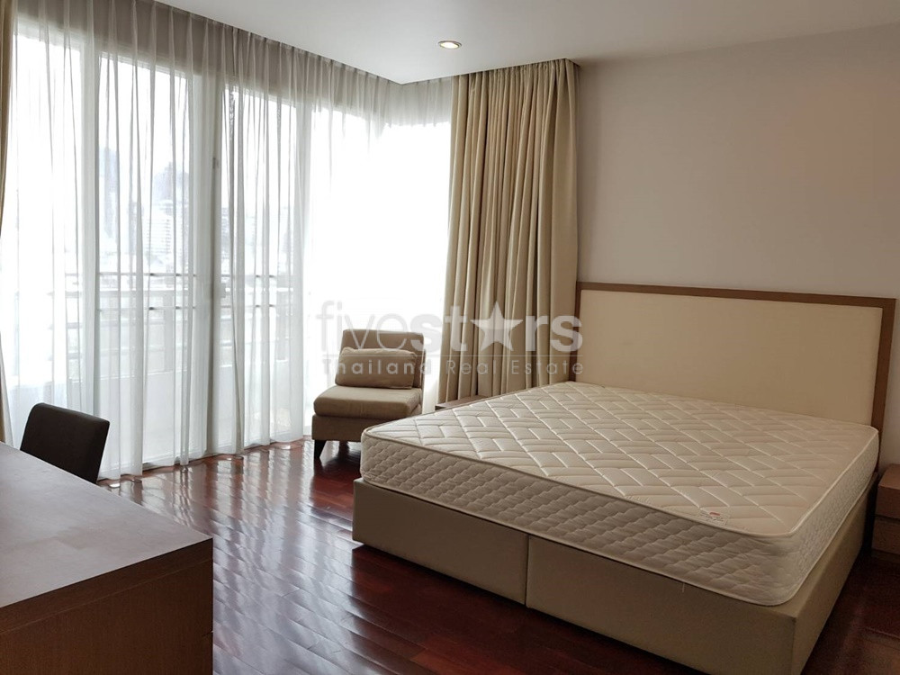3+1 bedroom apartment for rent close to Prompong BTS Station, photo 3