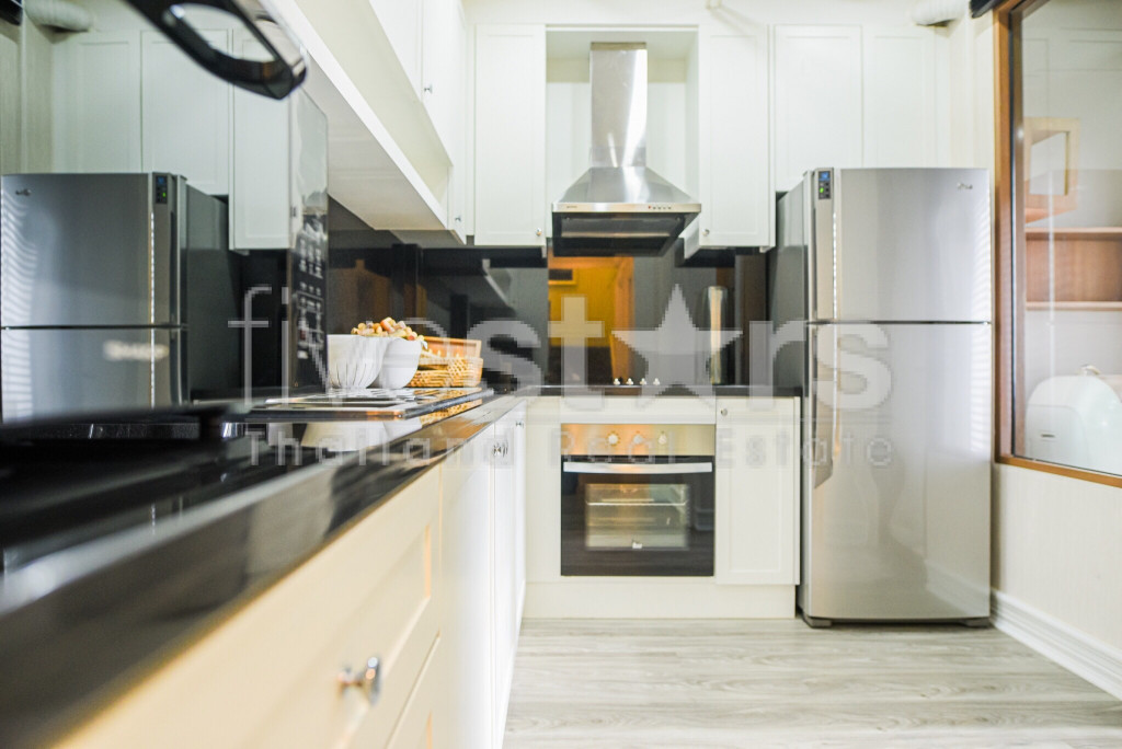 3 bedrooms luxury duplex for rent close to BTS Prompong, photo 6