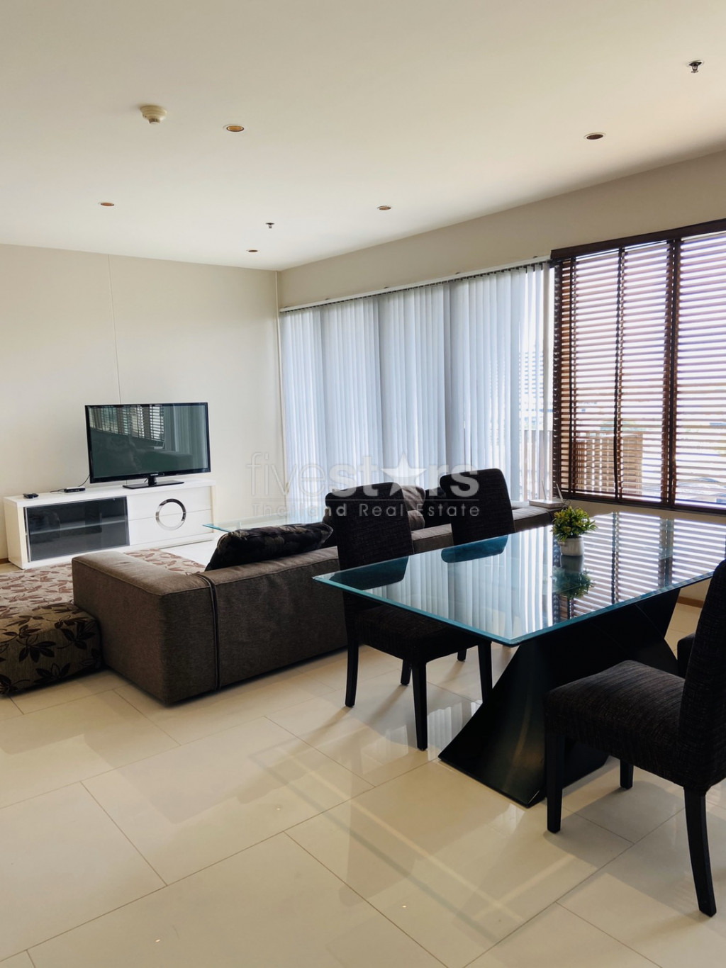 Condo 3 chambres à louer quartier Phrompong, photo 8