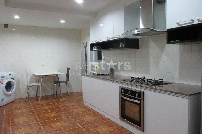 Appartement spacieux de 3 chambres quartier Phromphong, photo 11