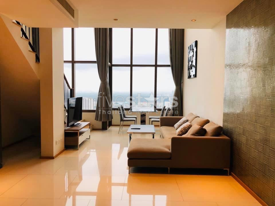 Duplex 1 bedrooms condo for rent in Sukhumvit near Phromphong
