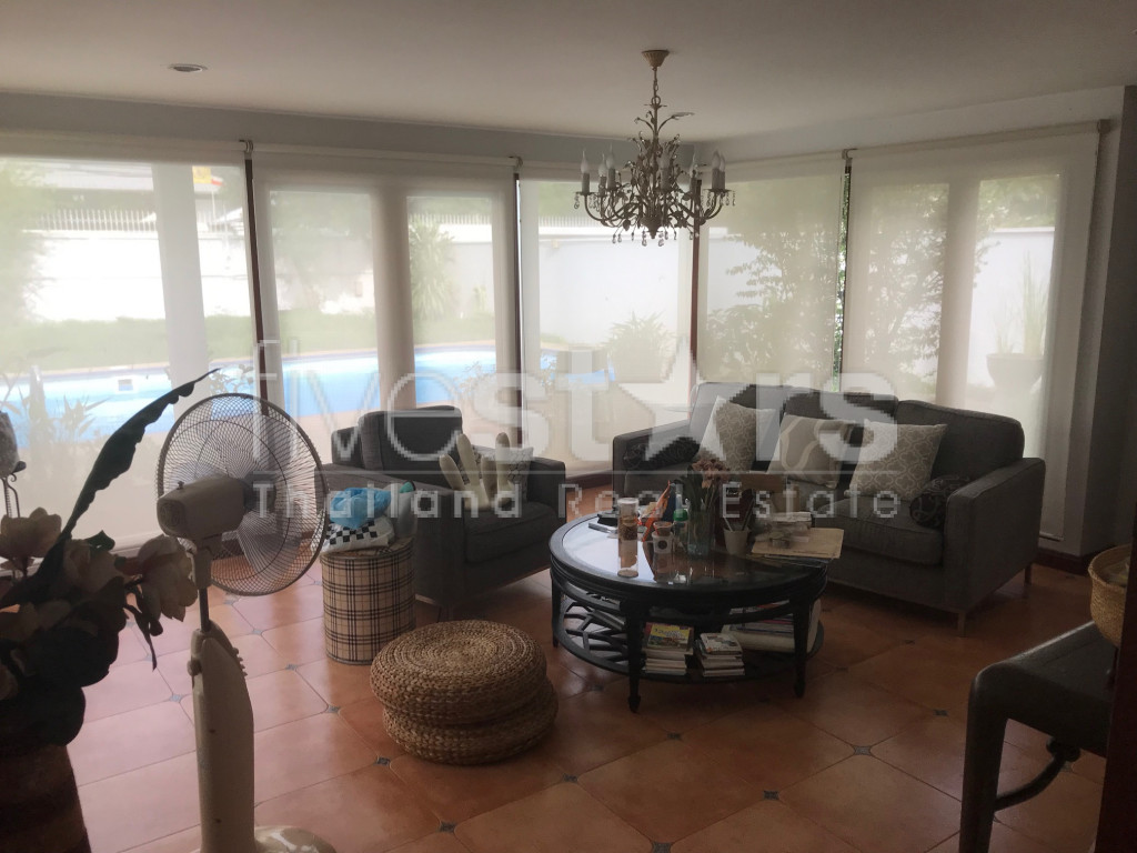 Maison non meublée de 4 chambres avec piscine privée à louer sur Thonglor, photo 3