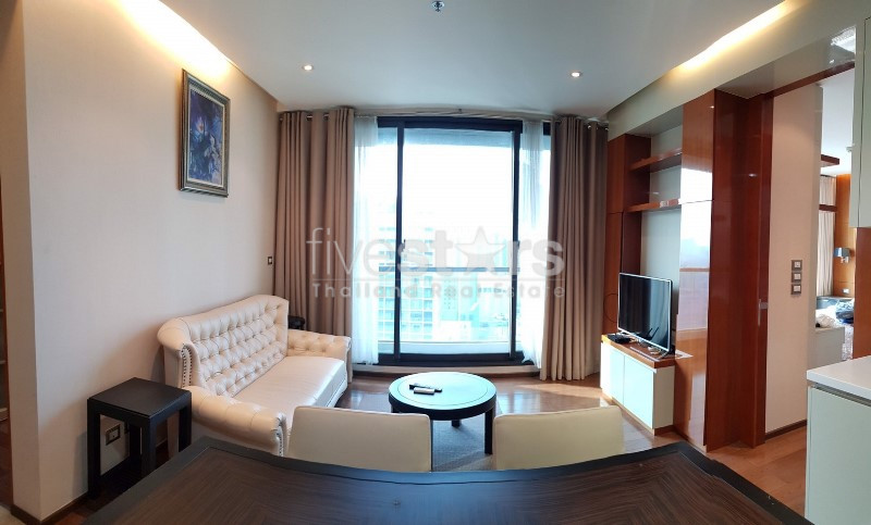 2 bedroom condo for rent close to Phrom Phong BTS station.