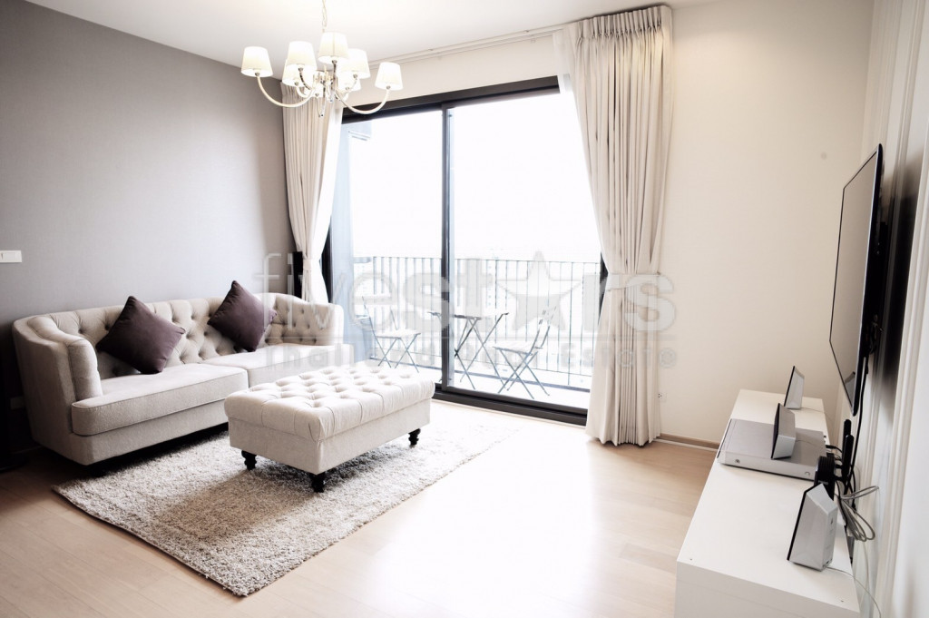 2 bedrooms condo for rent in Thonglor