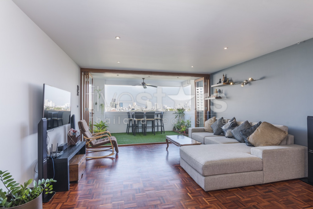 Appartement 3 chambres avec vues dégagées quartier Phromphong